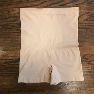 🍁Hanes Shapewear Shorts